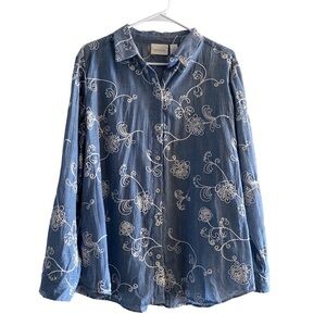 Chico’s blouse womens‎ medium blue chambray with white embroidery casual mature